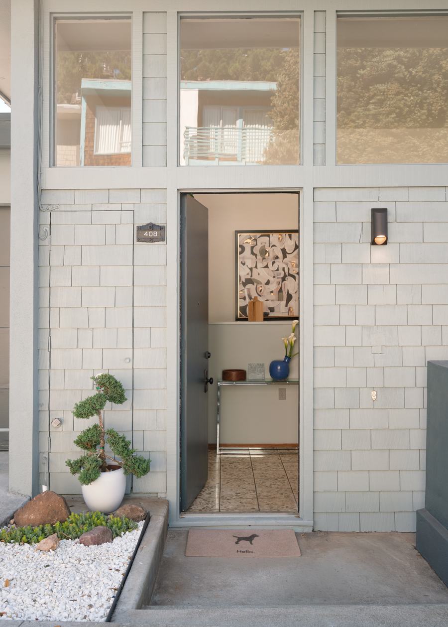 District 4 home entry